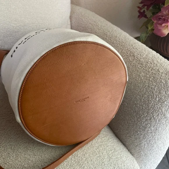 SOLD!!!!! Saint Laurent bucket bag - Picture 3 of 5